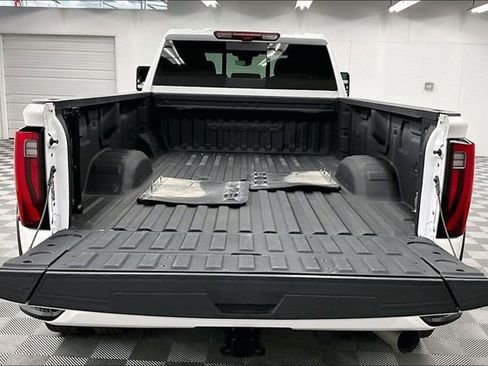 Used 2024 GMC Sierra 3500 Denali w/ Denali Reserve Package AWD/4WD image 34