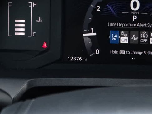 Used 2025 Toyota Tacoma SR5 image 27