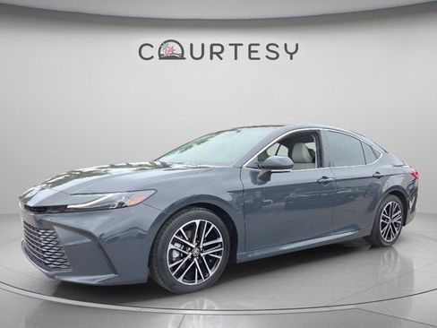 Certified 2025 Toyota Camry XLE FWD image 1