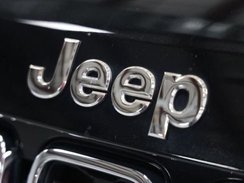 Used 2020 Jeep Grand Cherokee Limited w/ Luxury Group II AWD/4WD image 3