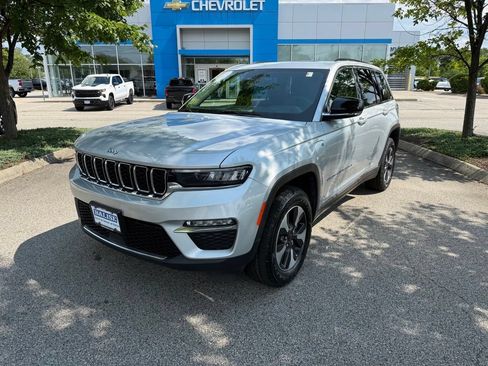 Used 2024 Jeep Grand Cherokee Limited 4xe AWD/4WD image 9