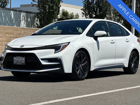 Used 2026 Toyota Corolla SE w/ SE Premium Package FWD image 8