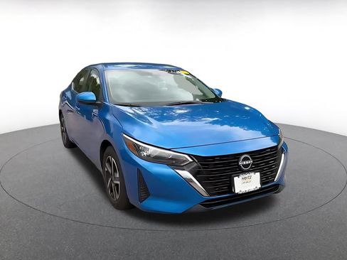 Used 2025 Nissan Sentra SV FWD image 3