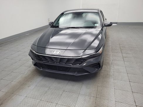 Used 2025 Hyundai Elantra SE FWD image 15