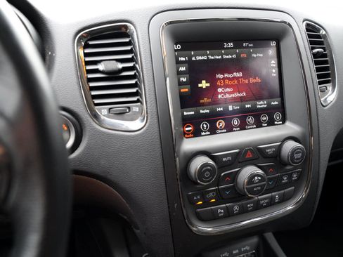 Used 2018 Dodge Durango GT image 38