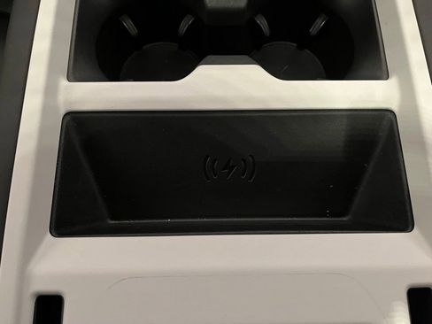 Used 2025 Land Rover Defender 110 S image 33