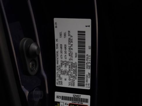 Used 2024 Toyota Tundra Limited image 25