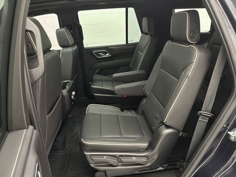 Used 2023 GMC Yukon SLT AWD/4WD image 34