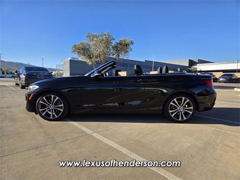 Used 2017 BMW 230i Convertible image 3