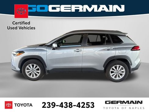 Used 2024 Toyota Corolla Cross LE image 3