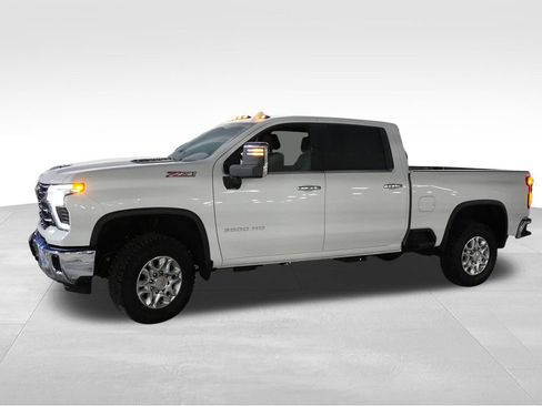 Used 2024 Chevrolet Silverado 3500 LTZ w/ LTZ Plus Package image 10
