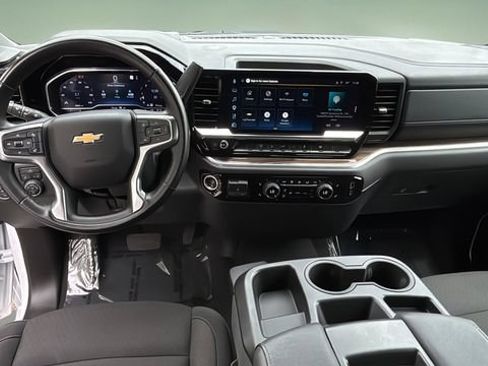 Used 2025 Chevrolet Silverado 2500 LT w/ Convenience Package AWD/4WD image 17