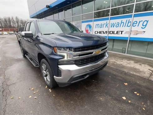 Certified 2022 Chevrolet Silverado 1500 LT image 2