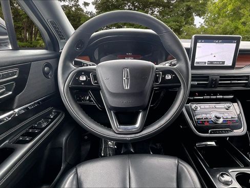 Used 2022 Lincoln Corsair Reserve w/ Sport Package image 8