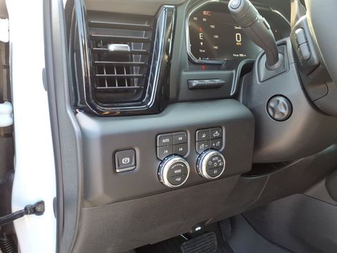 New 2026 GMC Sierra 1500 AT4 w/ AT4 Premium Package AWD/4WD image 9