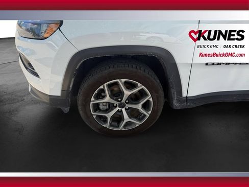 Used 2025 Jeep Compass Limited AWD/4WD image 12