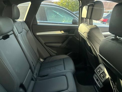Certified 2024 Audi Q5 2.0T Premium Plus w/ Premium Plus Package AWD/4WD image 9