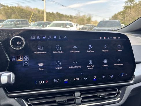 Used 2024 Chevrolet Equinox EV RS image 19