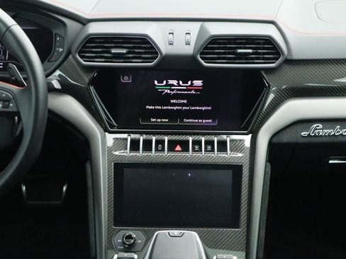 Used 2023 Lamborghini Urus Performante image 14