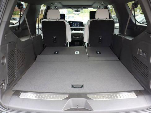 New 2025 Chevrolet Suburban Premier image 43