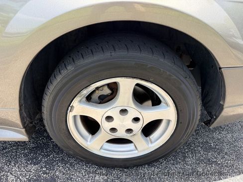 Used 2002 Ford Mustang Convertible RWD image 74