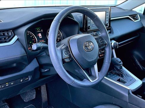 Used 2022 Toyota RAV4 XLE image 12