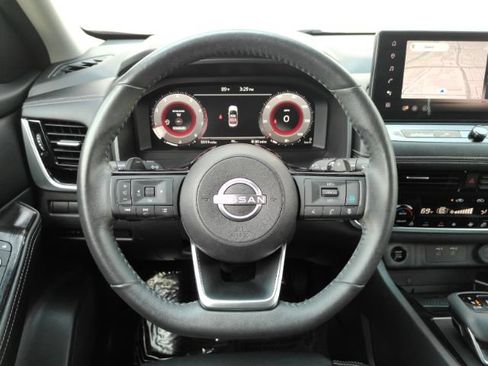 Used 2024 Nissan Rogue SL w/ SL Premium Package FWD image 36