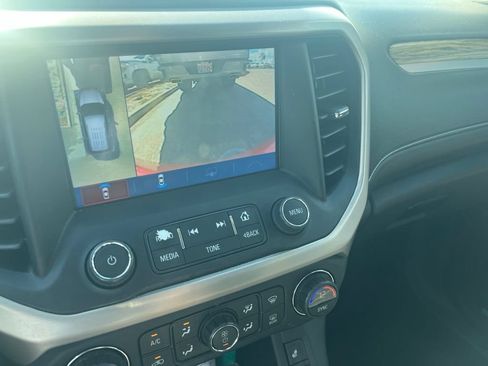 Used 2019 GMC Acadia Denali w/ Technology Package FWD image 19