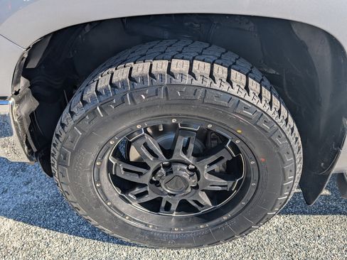 Used 2014 Toyota Tundra SR5 w/ SR5 Upgrade Package image 12