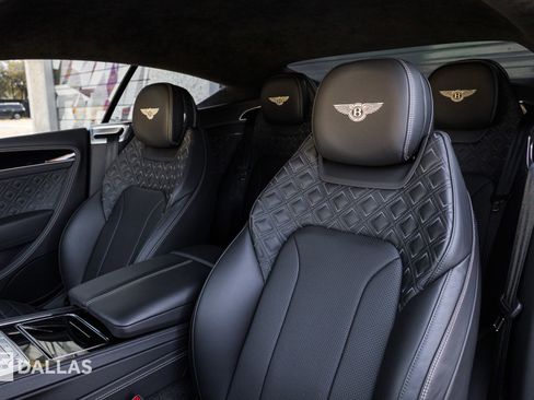 Used 2022 Bentley Continental GT image 31