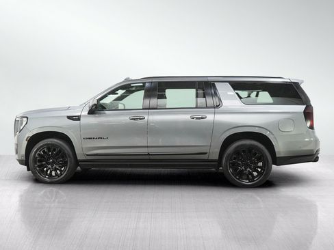 Used 2024 GMC Yukon XL Denali Ultimate AWD/4WD image 2