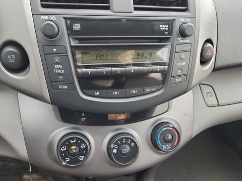 Used 2007 Toyota RAV4 2WD w/ 3rd Row image 19