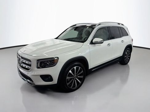 Used 2022 Mercedes-Benz GLB 250 4MATIC image 5