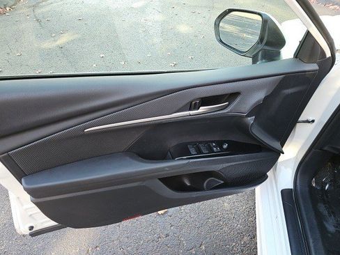 Used 2025 Toyota Camry SE image 20