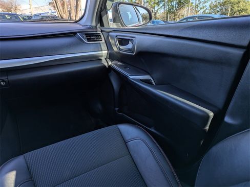 Used 2016 Toyota Camry SE image 19