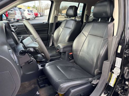 Used 2017 Jeep Compass High Altitude image 12