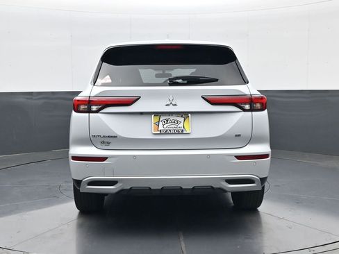 Used 2024 Mitsubishi Outlander SE image 6