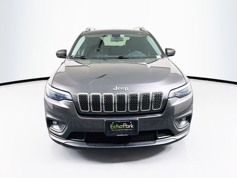 Used 2019 Jeep Cherokee Latitude Plus FWD image 2