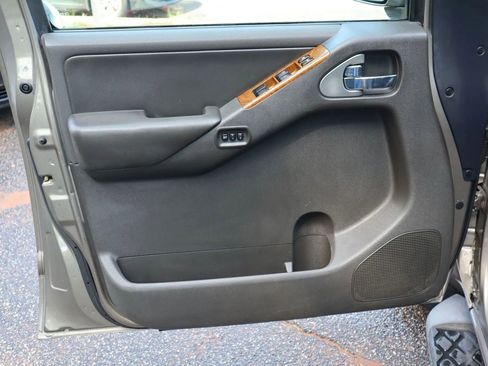 Used 2005 Nissan Pathfinder LE image 7