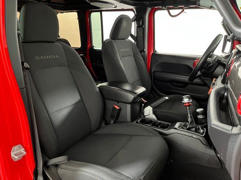 Used 2018 Jeep Wrangler Unlimited Sahara image 26