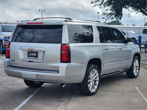 Used 2019 Chevrolet Suburban Premier w/ Premier Plus Edition image 7