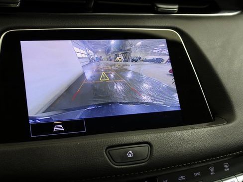 Certified 2022 Cadillac XT4 Luxury w/ Cold Weather Package image 14