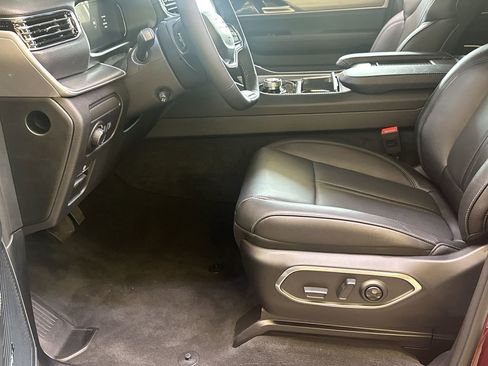 New 2026 Jeep Grand Wagoneer 2WD w/ 8-Passenger Seating Package image 7