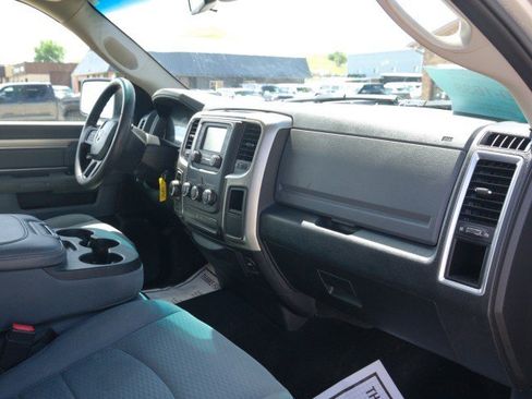 Used 2016 RAM 1500 Classic SLT w/ SLT Plus D←cor Group AWD/4WD image 32
