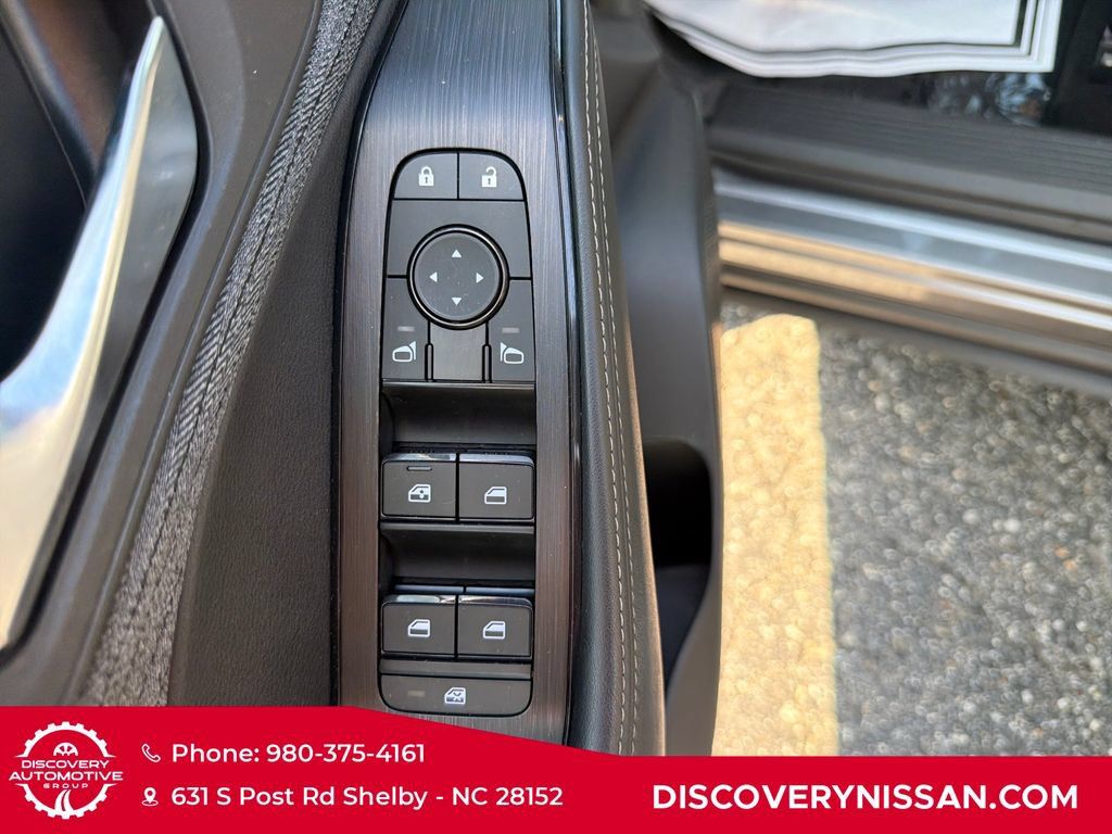 Certified 2023 Nissan Rogue SV FWD image 10