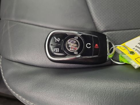 Used 2024 Buick Enclave Premium image 28