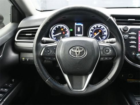 Used 2018 Toyota Camry L image 23