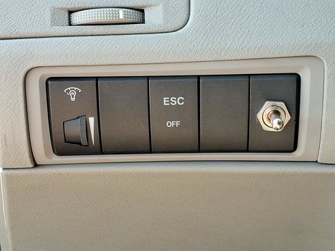 Used 2006 Hyundai Azera Limited FWD image 15