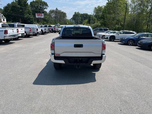 Used 2022 Toyota Tacoma TRD Off-Road image 3