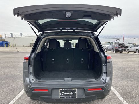 Used 2024 Nissan Pathfinder SV image 21